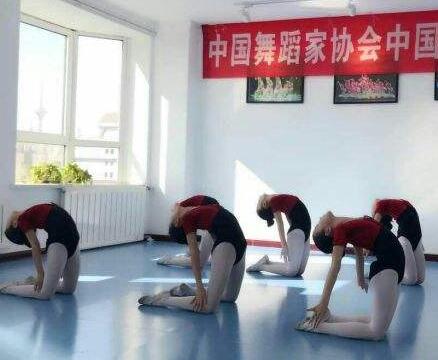 櫻桃藝術(shù)培訓(xùn)中心