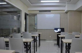 淄博蔚藍外國語培訓學校